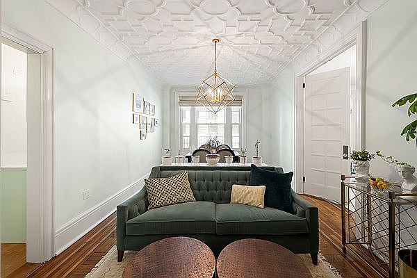 1st image of 200 W 54th St APT 2E