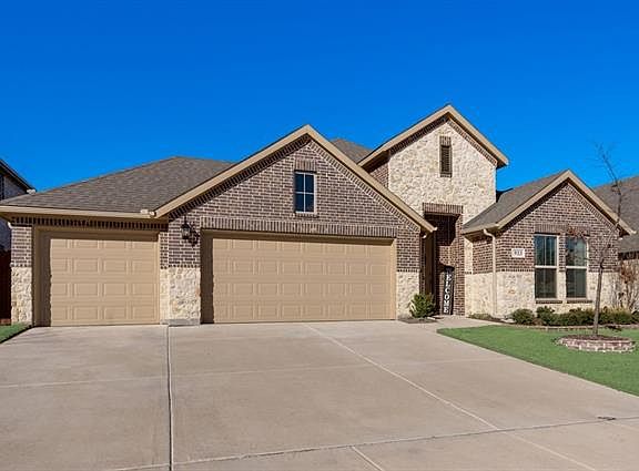 5th image of 923 Manuel Dr