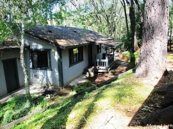 10544 Alta Sierra Dr, Grass Valley, CA 95949