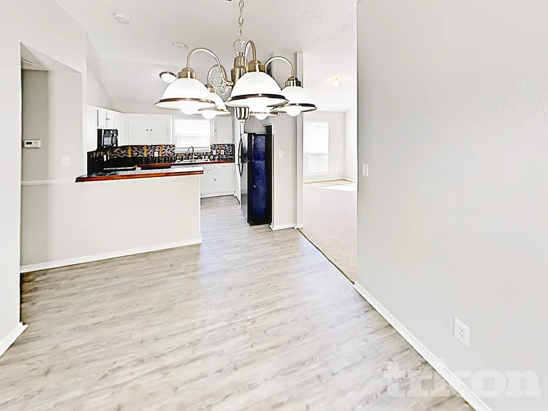10525 Flamewood Dr — Photo 6