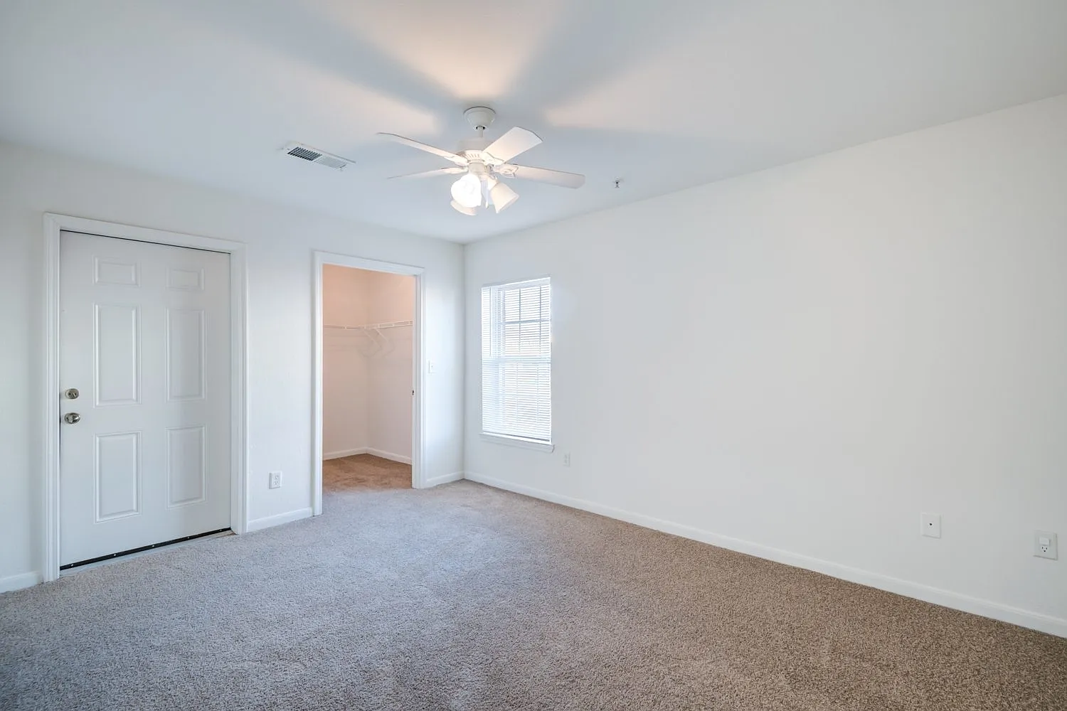 The Regency Apartment Homes — Photo 4