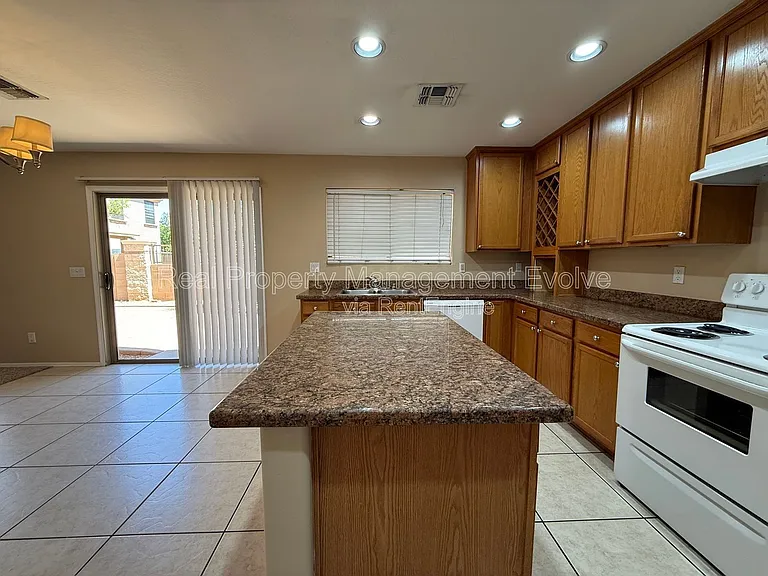 8145 W Palo Verde Ave — Photo 12