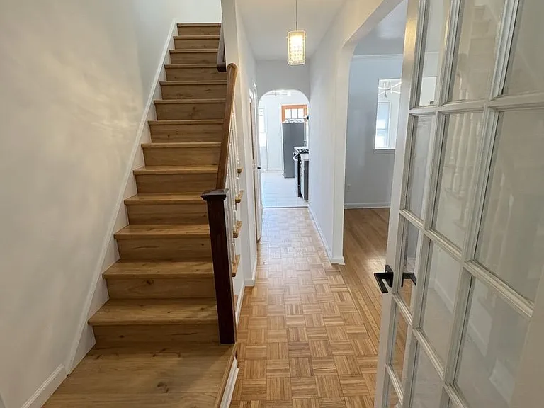 1080 Rhinelander Ave #1 — Photo 7