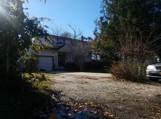 262 Dogwood Rd W, Mastic Beach, NY 11951