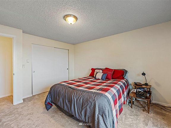 5th image of 110 19th Ave SE Unit 13