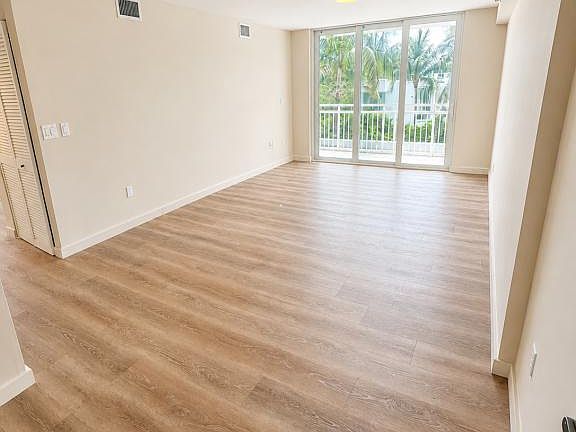 4th image of 7832 Collins Ave APT 404