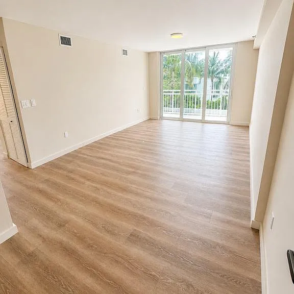 7832 Collins Ave #404 — Photo 4
