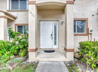 1970 Lakeview Dr, Royal Palm Beach, FL 33411
