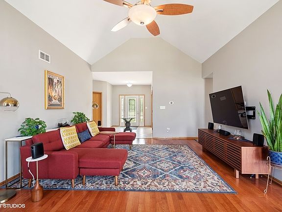 3rd image of 13130 W Meadowview Ln