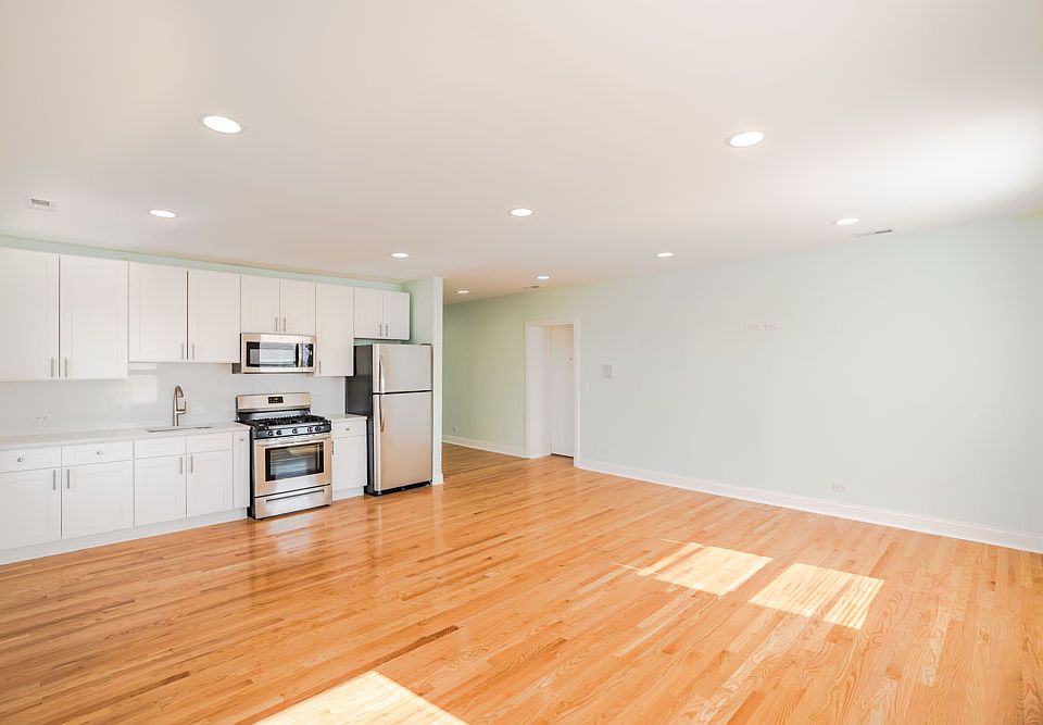 1st image of 4456 W Diversey Ave #3