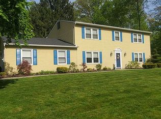1 Saratoga Ct, Nanuet, NY 10954