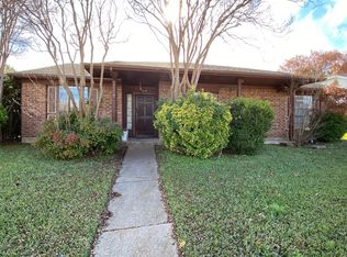 214 W Apollo Rd, Garland, TX 75040