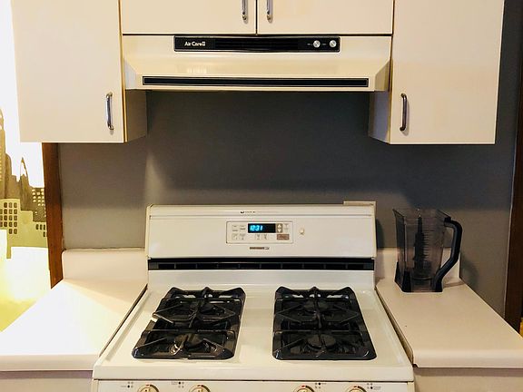 5th image of 2217 N Seeley Ave APT 1F