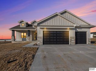 21132 Jessie Ave, Elkhorn, NE 68022