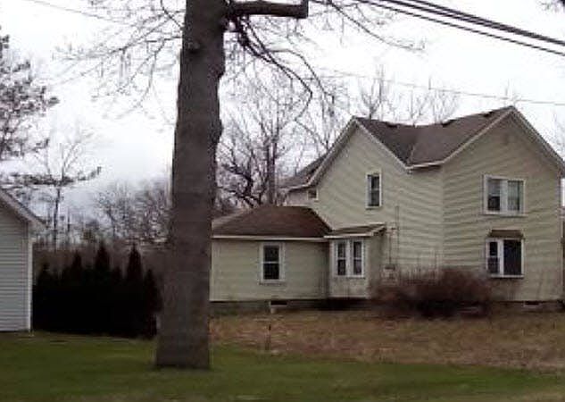 2nd image of 4285 Forest St