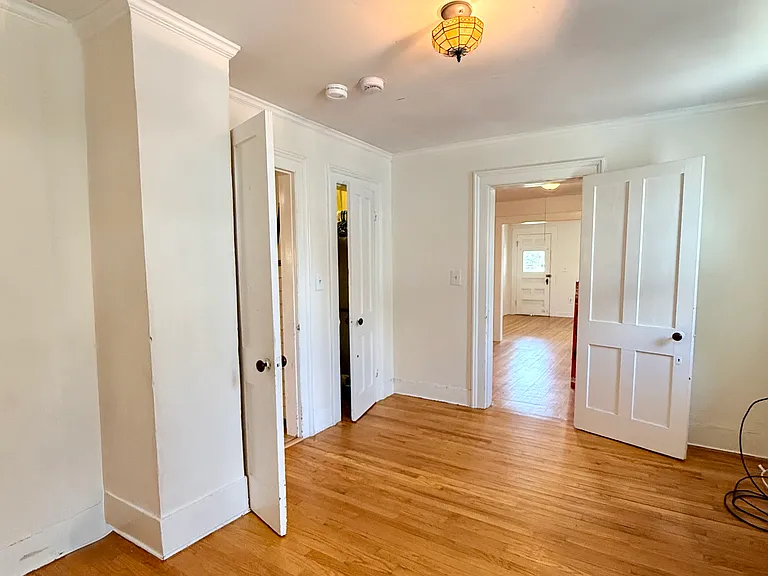 25 Center St #3 — Photo 8