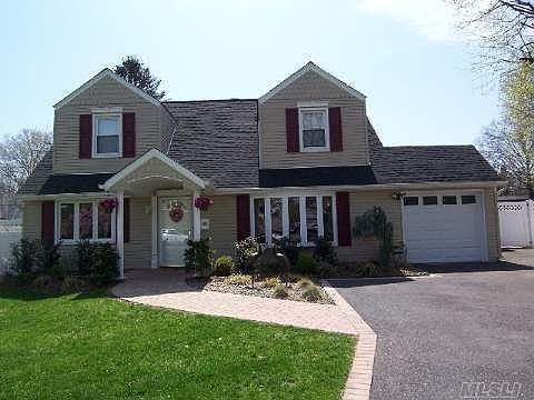 1st image of 343 Pin Oak Ln