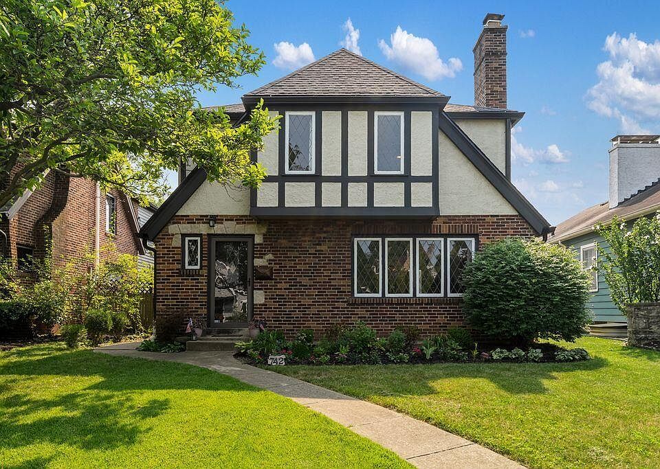 1st image of 742 Montrose Ave