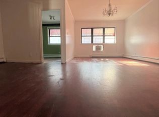 18-45 26th Rd, Astoria, NY 11102