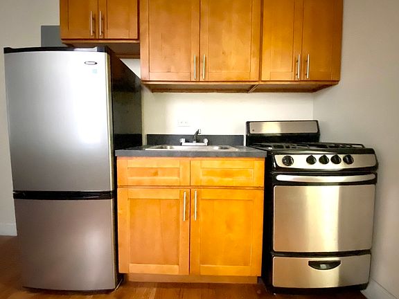 2nd image of 2 Pinehurst Ave #9B