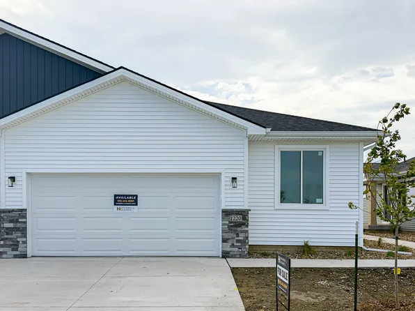 1220 Granite St NE, Bondurant, IA 50035