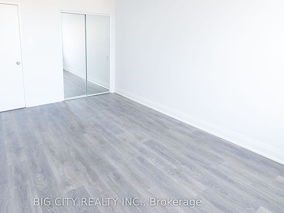 4th image of 29 Upper Canada Dr #301
