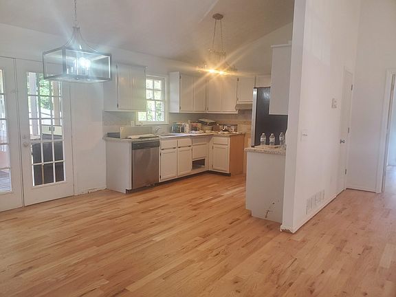 2nd image of 2515 Waterford Park Dr