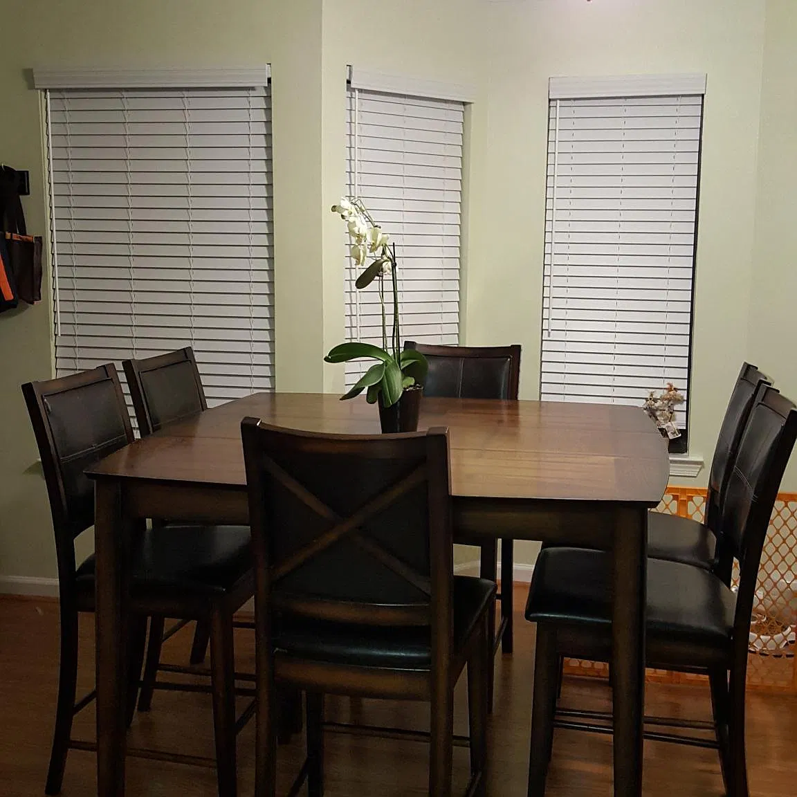 3 bed, $2,700 — Photo 2