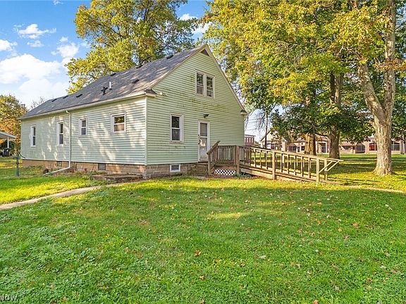 3rd image of 7949 Ridge Rd