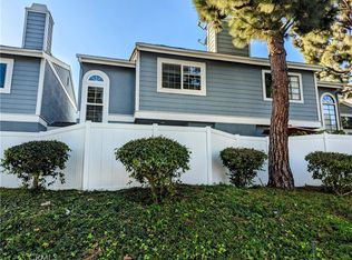 201 Mayfair Ln, Costa Mesa, CA 92627