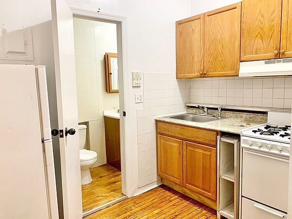 4th image of 1370 York Ave #3C