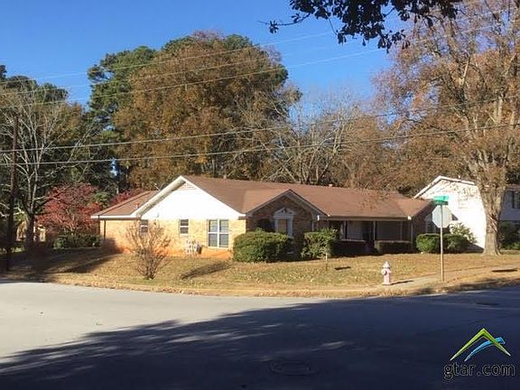 3rd image of 2907 Jamestown Dr