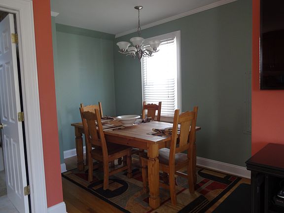 3rd image of 27 W Jackson Ave