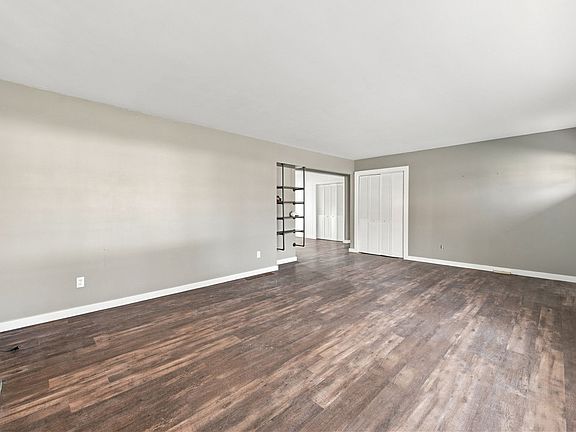 4th image of 308 Burton St