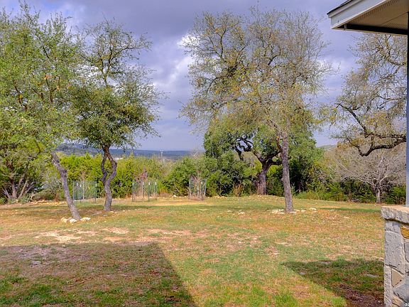 2nd image of 1134 Victoria