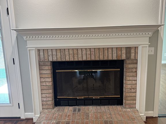 4th image of 220 Windsong Ct #1