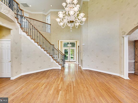 2nd image of 43588 Jackson Hole Cir