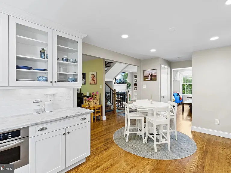 317 N Maple Ave — Photo 6