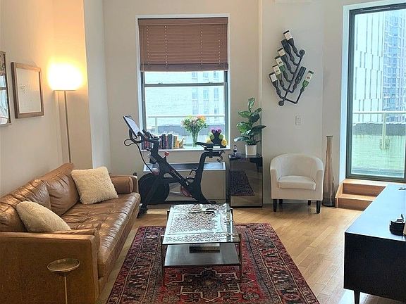 3rd image of 99 John St APT 1113
