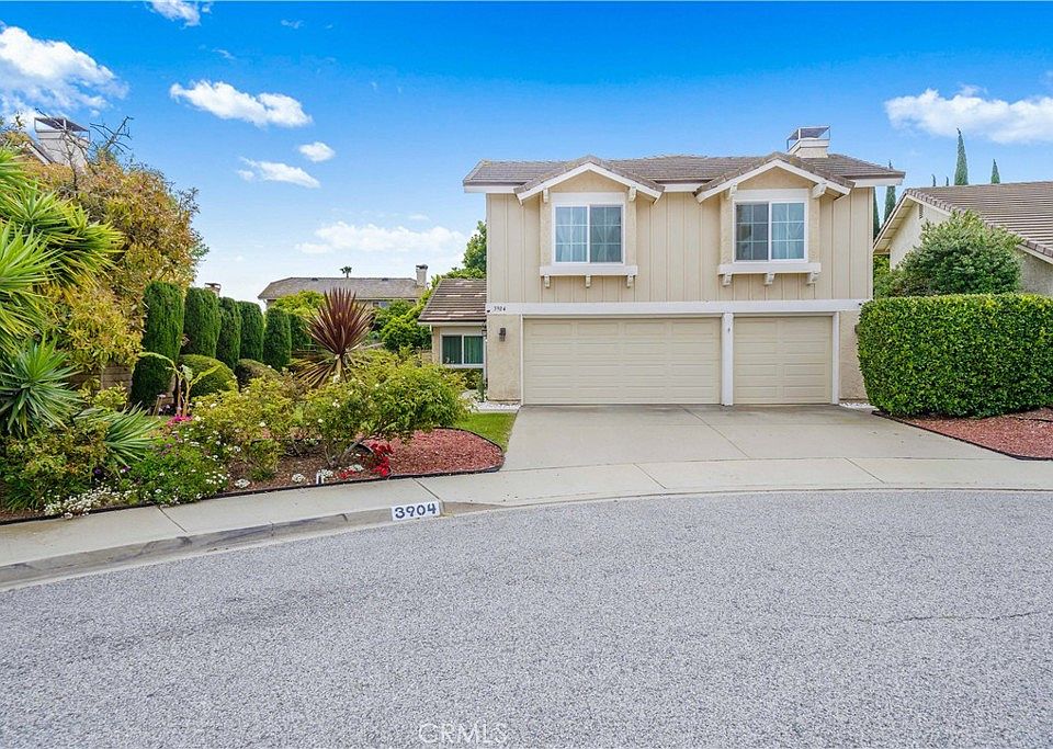 1st image of 3904 Calle Loma Vis