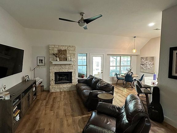 3rd image of 2904 Parker Dr