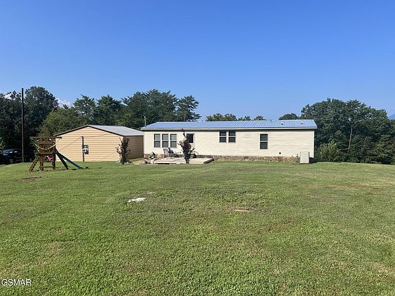 4th image of 1221 Piney Mountain Rd