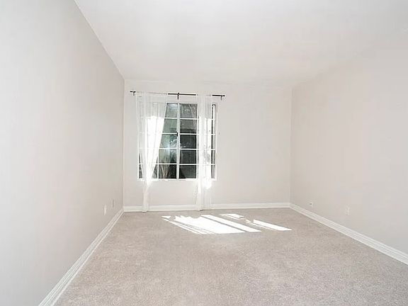 3rd image of 21500 Burbank Blvd APT 208