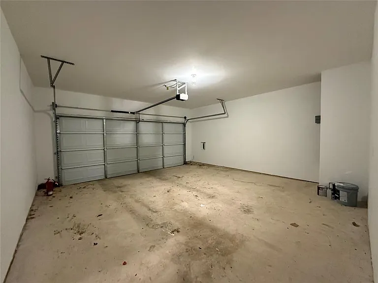140 Maywood Ln — Photo 26