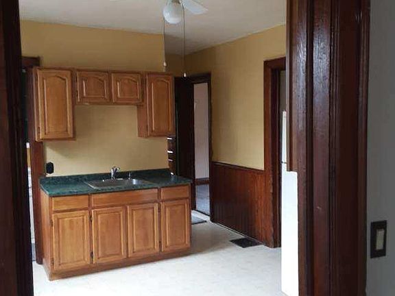 4th image of 43 Sheffield Ave #2