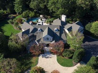 6 Northfield Ln, Saint James, NY 11780