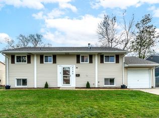 5185 Greentree Rd, Oak Forest, IL 60452