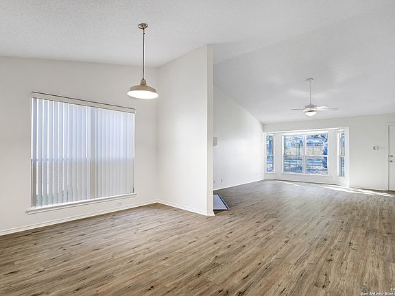 4th image of 11318 WOODRIDGE PATH