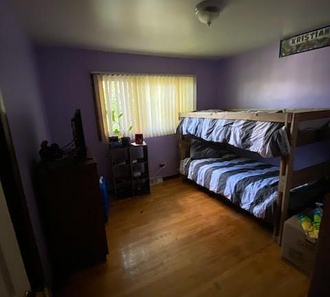 5th image of 615 Escanaba Ave