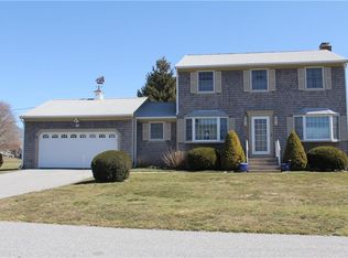 42 Mill Ln, Portsmouth, RI 02871
